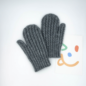 Gray Knitted Mittens with Twist-Pattern for Boys Girls